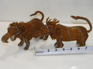 Lote de 2 - 7" x 4.5" - Hecho a mano con cuentas en marco de alambre León macho arte africano - Imagen 1 de 2
