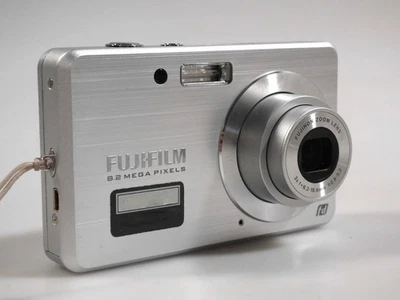 aa11/8  Fujifilm Finepix J15 fd Digitalkamera - Bild 1 von 3