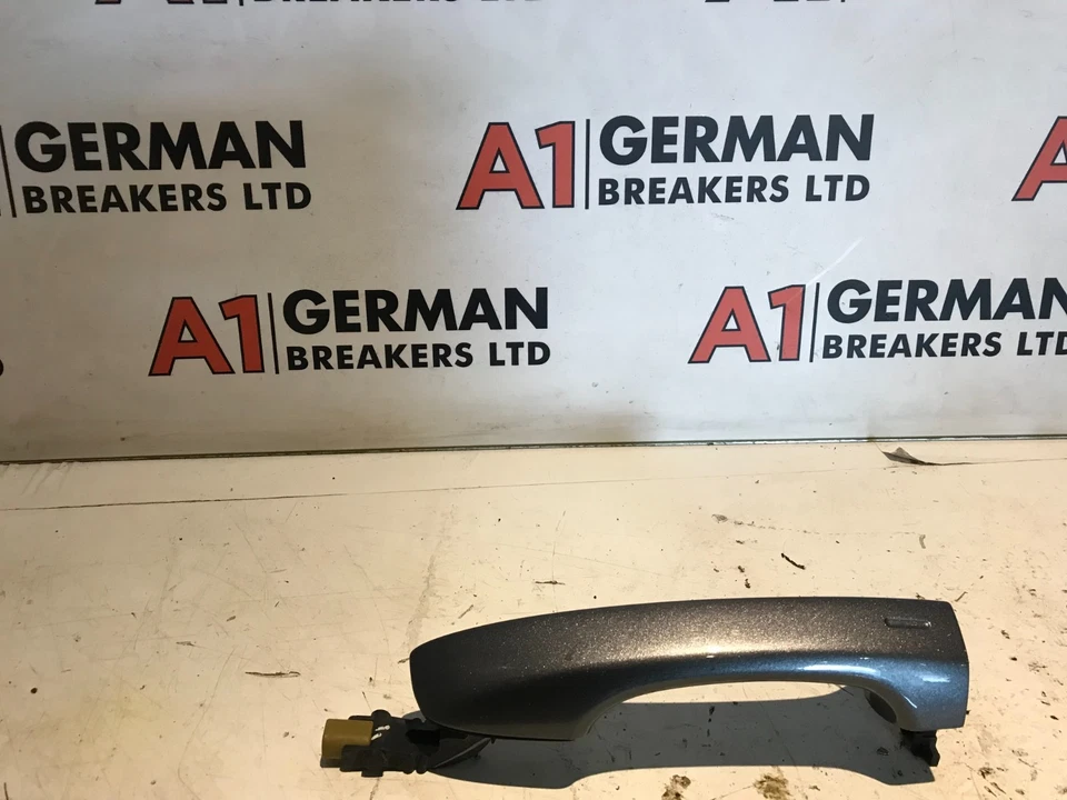 GENUINE 16-23 VW TIGUAN ALLSPACE PASSENGER FRONT DOOR HANDLE KEYLESS GREY - Image 1 of 1