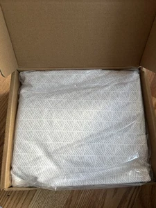 Amazon Basics Twin Sheet Set – Gray Crosshatch, 3 Piece - Picture 1 of 4