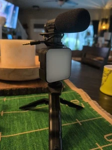 Must Have Smartphone Vlog Kit Tripod Stand Mini Microphone LED Fill Light - Picture 1 of 4