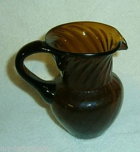 Vintage Art Glass Swirl Ribbed Pattern Topaz Brown Ribbed Handle Creamer Pitcher - Picture 1 of 3