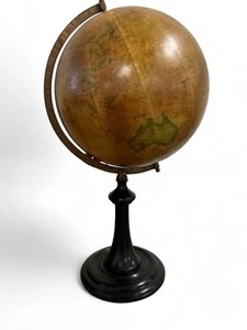 Antique terrestrial globe of the world on wooden turned stand modern reproductio - Foto 1 di 7