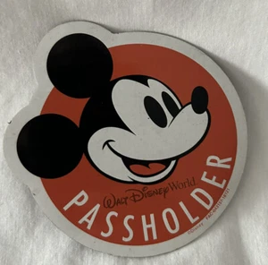 Walt Disney World-Annual Passholder Magnet-Mickey Mouse - Picture 1 of 1