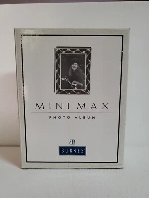Álbum de fotos Burnes of Boston Mini Max 4x6 contiene 81 imágenes en caja níquel ondulado  Foto 1 de 4