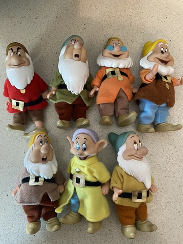Vintage Disney Simba Toys 7 Seven Dwarfs Figures Articulated Dolls Cover