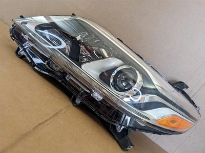 Faro halógeno lado izquierdo conductor Toyota Sienna LH 2015-2020 OEM 81150-08061 Foto 1 de 4