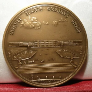 1979 1687 LOUIS XIV HISTORICAL bronze MEDAL 73mm CHATEAU de VERSAILLES academy - Picture 1 of 2