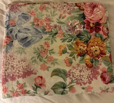 Ralph Lauren Home Alison Floral Rectangular Tablecloth 56x78 - Image 1 of 4