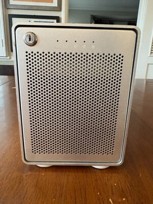 OWC Mercury Elite Pro Quad (JBOD) 4-Bay Storage Enclosure For Parts or Repair - Image 1 of 4