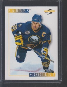 Alexander Mogilny  Buffalo Sabres 1995-96 Score #21 