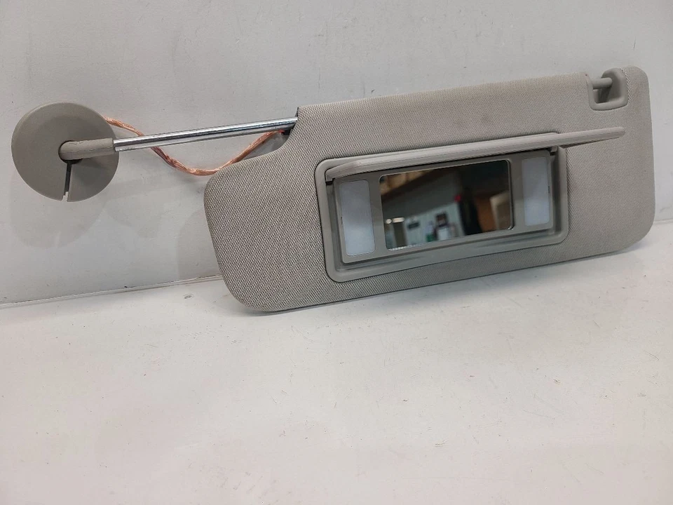 2012-17 Buick Verano Drivers Left Sun Visor W/ Light *Gray* - Image 1 of 4