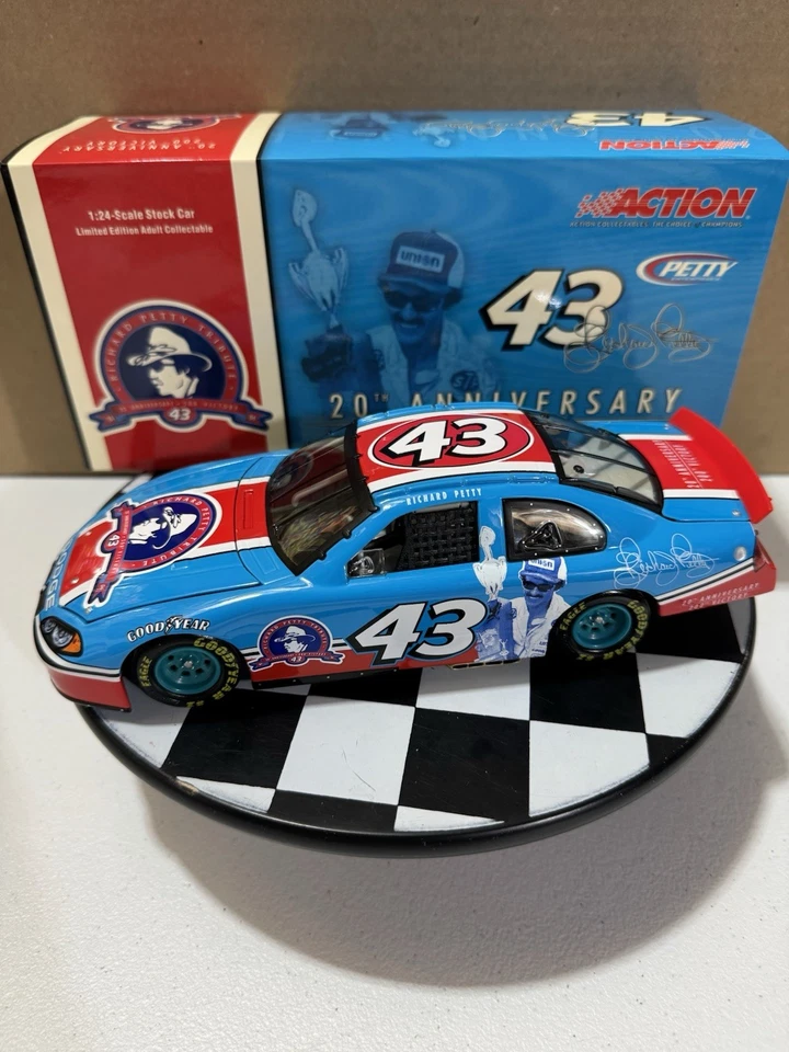 Richard Petty #43 Tributo 200 Aniversario Victoria 2004 1/24 Nascar Diecast Foto 1 de 4