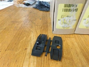 FRONT DOOR WINDOW GLASS CLIP FITS 1997 -2008 CHEVROLET VENTURE UPLANDER 10274778 - Picture 1 of 5