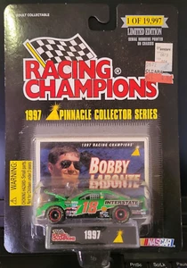 #18 Bobby Labonte / Interstate Batteries Maßstab 1:64 PINNACLE Hood Open 1997 - Bild 1 von 1
