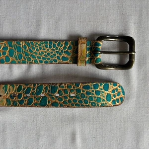 Cinturón Sisley Hecho en Italia Cuero Estampado Serpiente Marrón Turquesa XL - Imagen 1 de 8