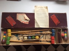 jeu ancien croquet de table....dans sa boîte d’origine.