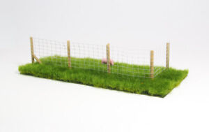 Matho 1/35 Meadow Fence A w/Wooden Rod (2 fence parts, each: 9.7 x 3.5cm)