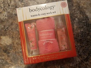 Bodycology WARM & COZY SOCK SET w/Pink Vanilla Wish Fragrance & Body Cream ~ New - Picture 1 of 2