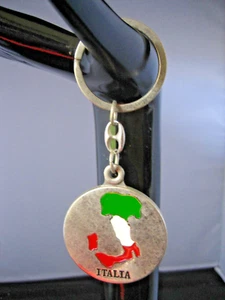 Vintage ITALIA ROMA  perpetual calendar souvenir key-ring - Picture 1 of 5