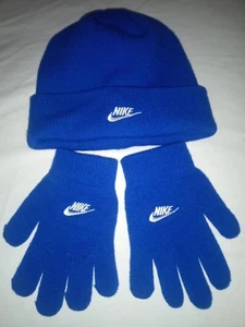 NIKE NIÑOS INVIERNO GORRO 2 PIEZAS SOMBRERO Y GUANTE CONJUNTO NUEVO CON ETIQUETAS Azul/BLANCO LOGO - Imagen 1 de 2