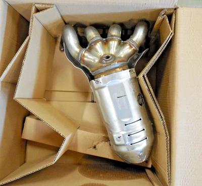 Coletor de escape Mopar genuíno CEZGU902AB 2015-2023 CHEROKEE 2.4L BÚSSOLA DART - Imagem 1 de 3