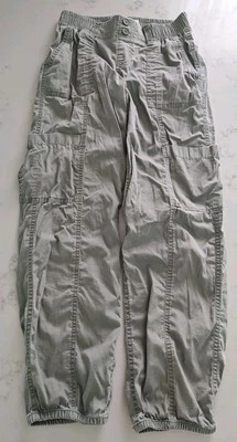 Брюки-карго Abercrombie Fitch для девочек светло-зеленые боковые передние карманы размер 11-12 - Изображение 1 из 4