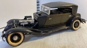 1932 LeBaron Chrysler Imperial junkyard - Picture 1 of 4
