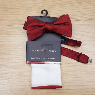 Pajarita TOMMY HILFIGER roja árbol de Navidad preatada + cuadrado de bolsillo a rayas blancas Foto 1 de 4