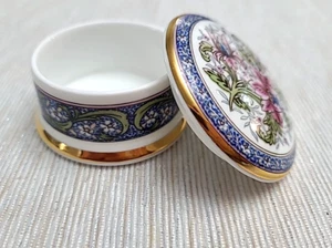 Falcon China Staffordshire Small Round Bone China Floral Trinket With Lid - Bild 1 von 10