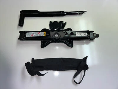 2013 2017 CHEVROLET TRAVERSE, BUICK ENCLAVE, GMC ACADIA JACK, LUG WRENCH - Image 1 of 2