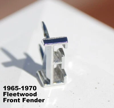 原始设备制造商 1965 - 1970 凯迪拉克 FLEETWOOD 前挡泥板字母“E”徽章 — 第 1/4 张图片