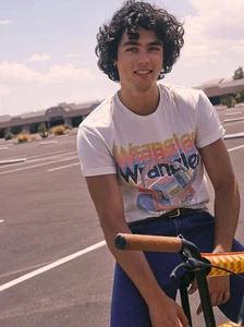 WRANGLER Limited Edition Wrangler® X Stranger Things™ Keep On Runnin Tee - Bild 1 von 5