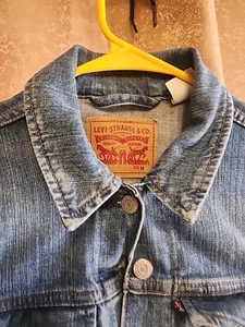Levi girls size M Blue Denim Jean Jacket Trucker - Picture 1 of 9