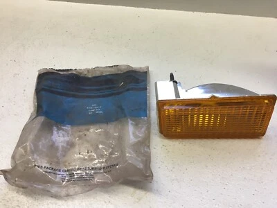 Lámpara de estacionamiento lado conductor derecha Ford Granada 1981 1982 nuevo de lote E1DZ-13201-A Foto 1 de 4