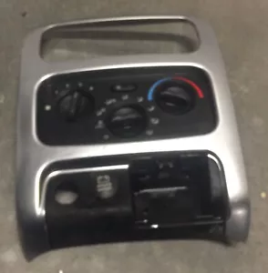 02-04 jeep liberty A/C HEATER TEMPERATURE CLIMATE CONTROL - Picture 1 of 1