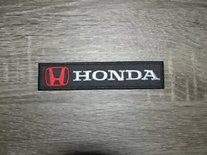 Honda Motorsport Rennwagen rot & schwarz bestickt Bügelbild Patch 5" x 1" - Bild 1 von 2