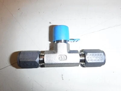 Compression Fitting for SS Tubing, Inline Tee Adapter for 1/4" Tube X 1/4" NPT - Image 1 of 4