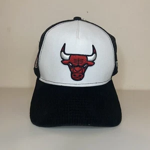 New Era 9Forty Chicago Bulls Trucker Hat Cap Snapback Adjustable Black/Red/White - Picture 1 of 11