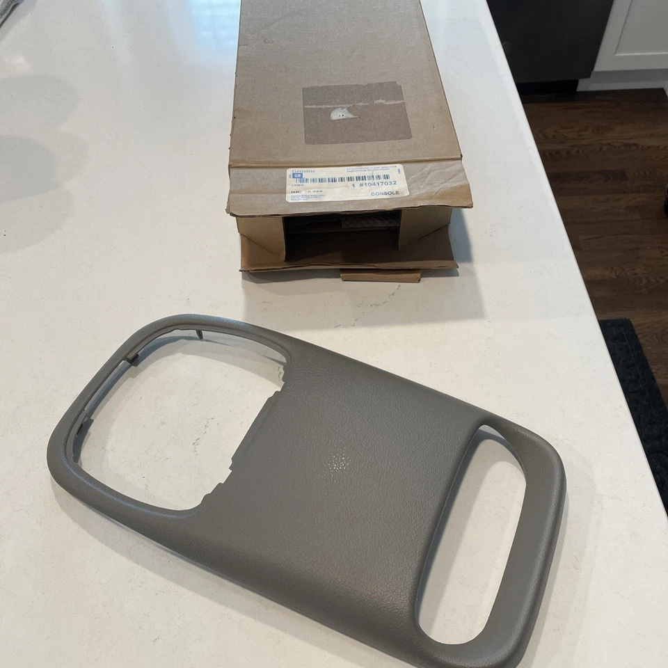 Nuevo Genuino GM 10417032 1997-2000 Pontiac Grand Prix Consola Superior Borde  Foto 1 de 4