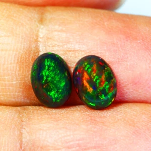 1.64 Ct Sensational Perfect Oval 8 x 6 MM Multi Color Play Welo Black Fire Opal - Picture 1 of 5