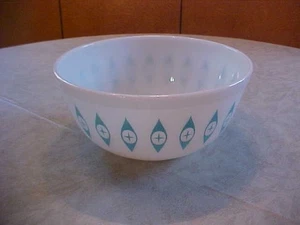VINTAGE PYREX ATOMIC EYE MIXING BOWL 2 1/2 QT. SIZE. EUC - Picture 1 of 3