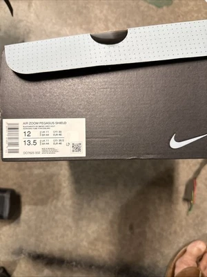 Size 12 - Nike Air Zoom Pegasus 39 Black Dark Smoke Grey-volt - Image 1 of 4