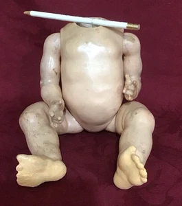 "BONITO CUERPO DE MUÑECA BEBÉ DE COMPOSICIÓN FRANCESA DE 11"" para cabeza de bisque" - Imagen 1 de 5