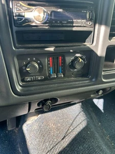 05 06 07 GMC SIERRA 1500 Heater A/c Control - Picture 1 of 3