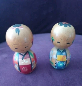 Japanese Wooden Kokeshi Dolls, Vintage, Set of 2, Hand-Painted, Signed 3"Tall - Picture 1 of 7