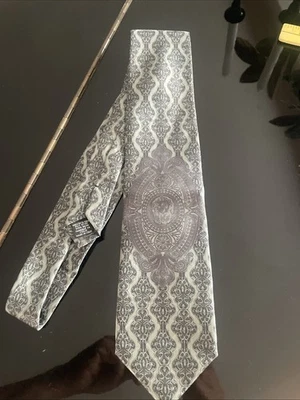 Gianfranco Ferre 男式丝绸领带绿色印花意大利制造 100% 真丝 — 第 1/4 张图片