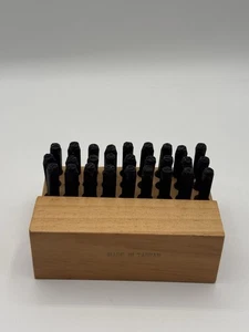 Juego de 27 piezas de sellos alfabeto letras acero 1/8" en estuche de madera - Imagen 1 de 3