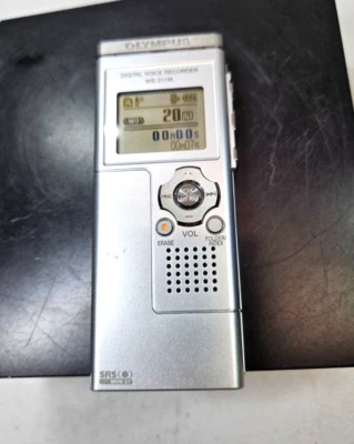 Olympus Digital Voice Recorder LR03 (ZR0) Silver 512mb USB Built in! - Image 1 of 4