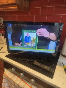 Haier 24 inch LED  TV  Remote control  Freeview  - Picture 1 of 10